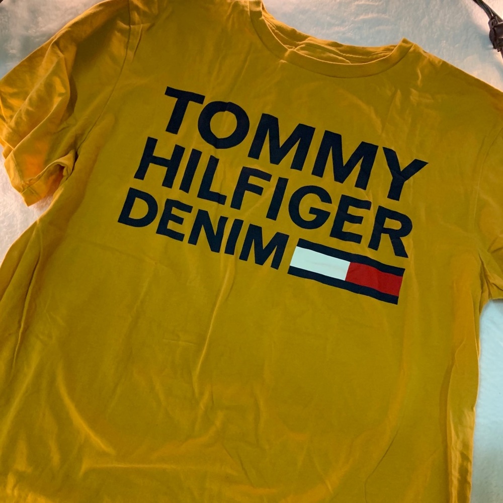 Vintage yellow tommy hilfiger tee
